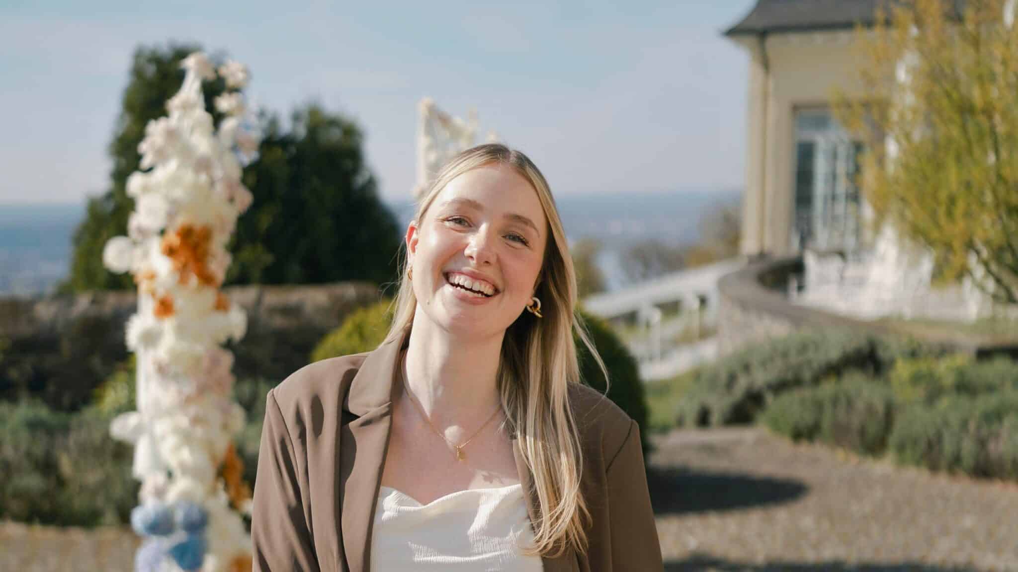 Trauredner werden: Jennys Weg in die Hochzeitsbranche